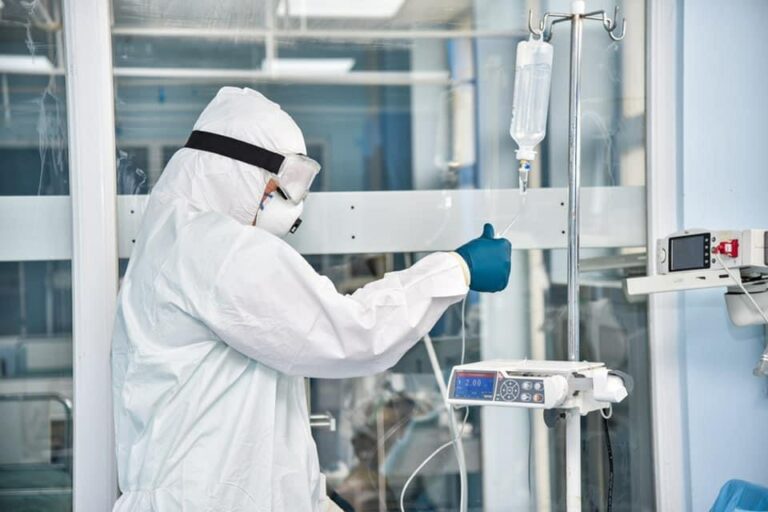 Bie numri i pacientëve të shtrirë me COVID-19 në Spitale