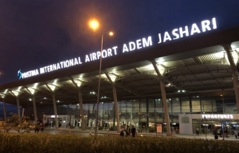 Gati 50% më pak fluturime gjatë vitit 2020 shkaku i pandemisë