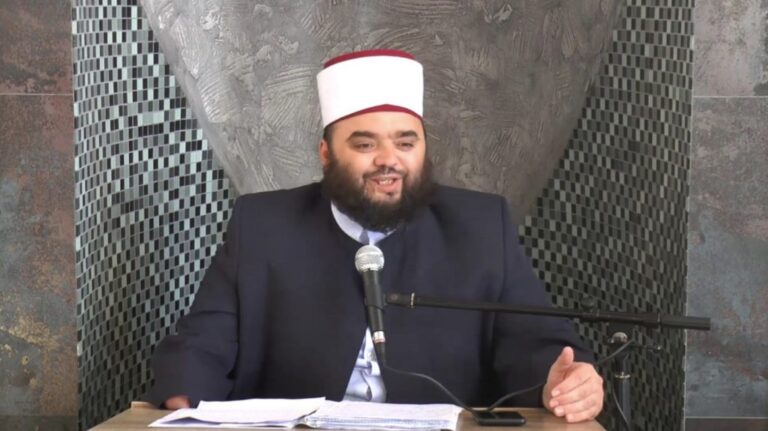 Hoxha kosovar në gjendje të keqe shëndetësore, dërgohet me urgjencë në Turqi