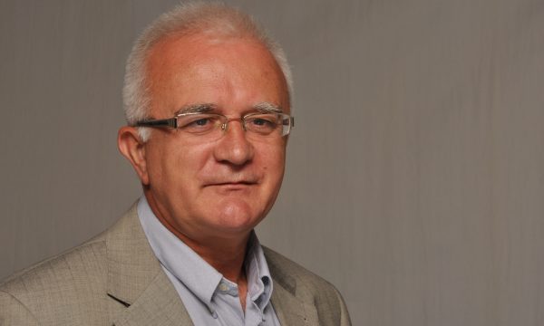 Janjiq: Greqia po shkon drejt njohjes së Kosovës