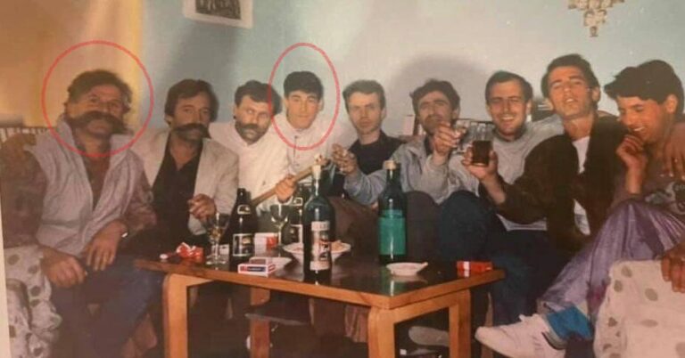 Fotografi e rrallë e Adem Jasharit dhe Kadri Veselit