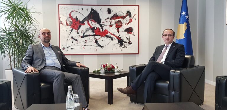 Eskalon në gjuhë vulgare ish-këshilltari i Hotit: Dialogu don b*** shoq, mati!