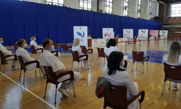 Për tri ditë janë vaksinuar 1 mijë e 900 mantelbardhë