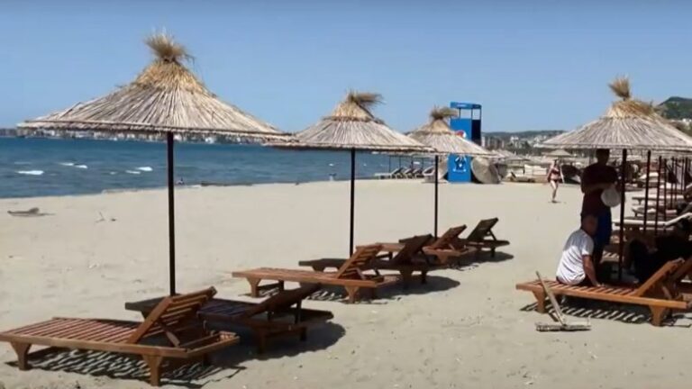 Çelet sezoni turistik në Shqipëri, rreth 13 mijë qytetarë nga Kosova drejt plazhit
