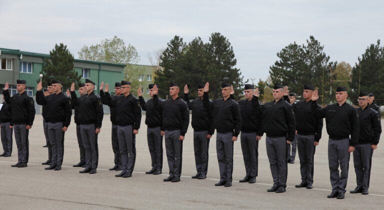 Ministria e Mbrojtjes shpall konkurs për rekrutimin e kadetëve të ri për vitin akademik 2021/2022