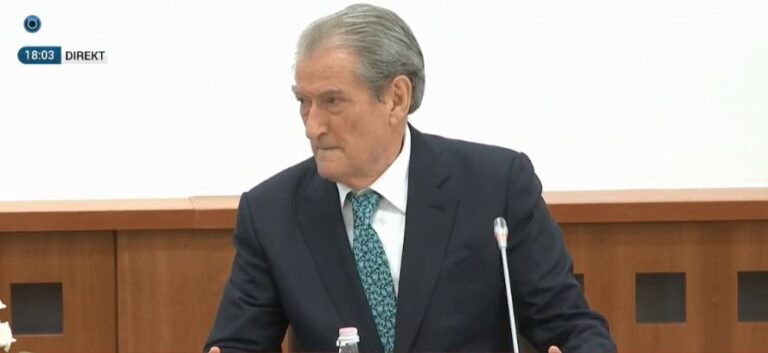 Berisha do ta padisë Sekretarin amerikan, Antony Blinken, pasi e shpalli “non grata” në SHBA