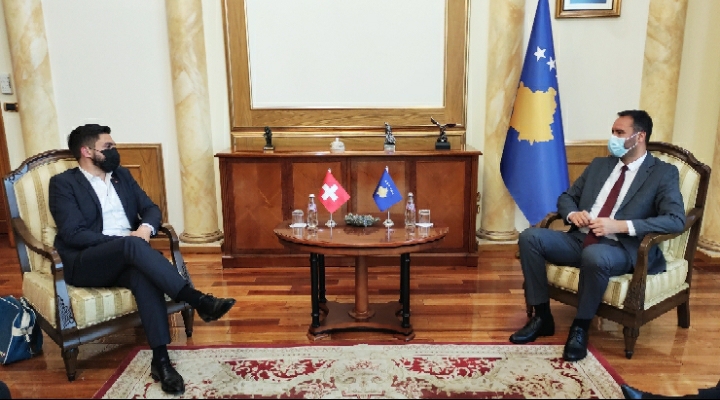 Kosova i kërkon Zvicrës ndihmë në sigurimin e vaksinave