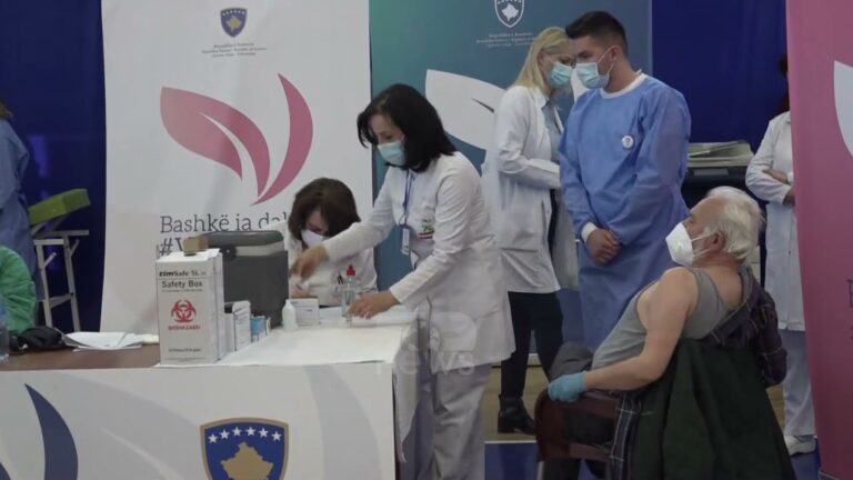 Sot nis vaksinimi i personave mbi moshën 65 vjeçare