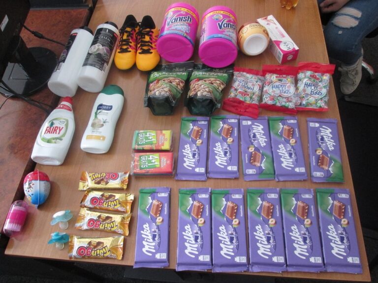 Arrestohet 34 vjeçarja për vjedhje, i sekuestrohen mallra dhe gjësende të ndryshme