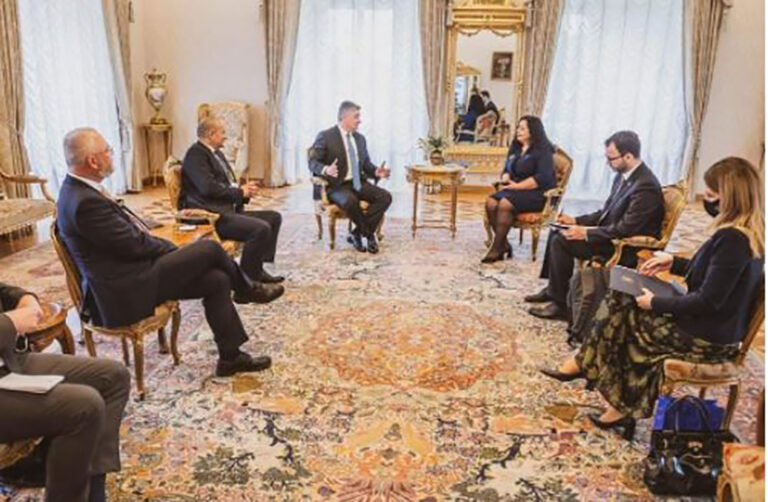 Vjosa Osmani takoi presidentin kroat, e falenderon për vaksinat