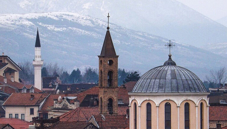 Kosovës i rekomandohet ta ndryshojë Ligjin për Lirinë Fetare