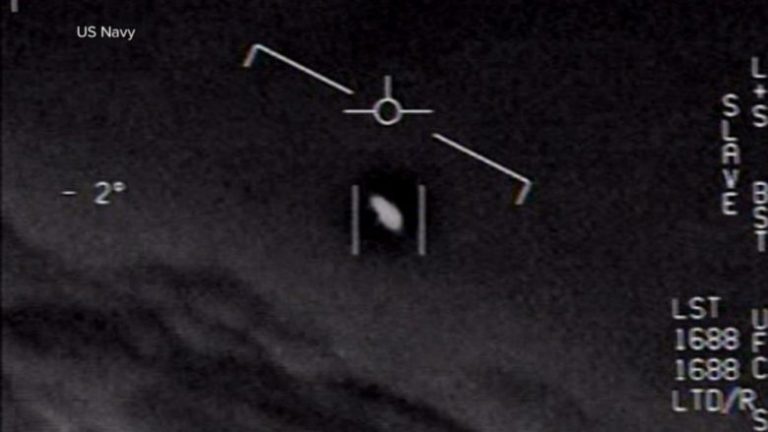 Si u bënë UFO-t përsëri “shënjestër” e shërbimeve inteligjente amerikane