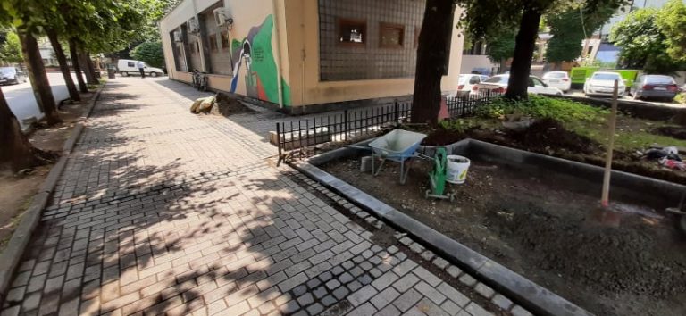 Ec ma ndryshe: Vazhdojnë intervenimet e paautorizuara brenda Qendrës Historike të Prizrenit