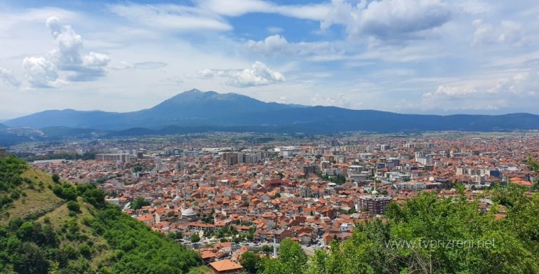 Moti sot me diell, gjatë ditës pritet të bie shi dhe shkarkime rrufesh