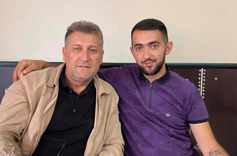 Zafir Berisha takohet me djaloshin që u bë protagonist i luftës nëpërmjet një fotografie