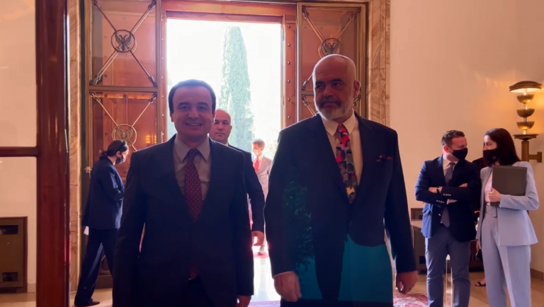 Rama mbështet Kosovën për targat