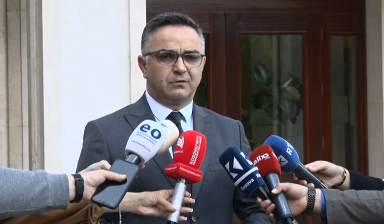 Tahiri: Qeveria gënjeu 80 mijë familje, propozojmë rritje pagash në sektorin publik për 30%