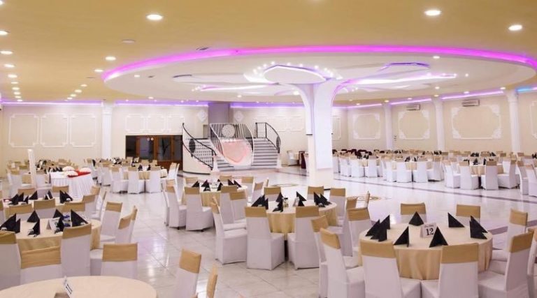 Shqiptarët e Maqedonisë nuk lejohen të mbajnë dasma në lokale të mbyllura