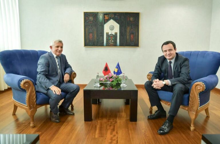 Kurti dhe Minxhozi diskutojnë për bashkëpunimin mes Kosovës e Shqipërisë