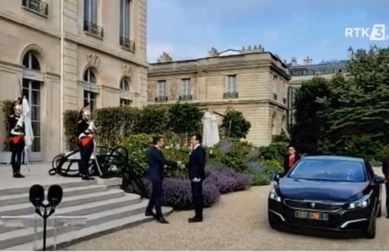 Presidenti Macron priti në takim kryeministrin Kurtin