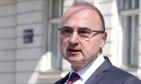 Kryediplomati kroat: Sa më shpejtë të liberalizohen vizat për Kosovën