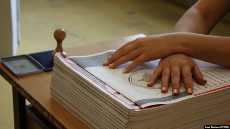 Zgjedhjet lokale nesër, KQZ sot shpërndan materialin zgjedhor nëpër komuna