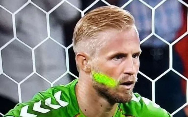 UEFA gjobit Anglinë për sjelljen e fansave