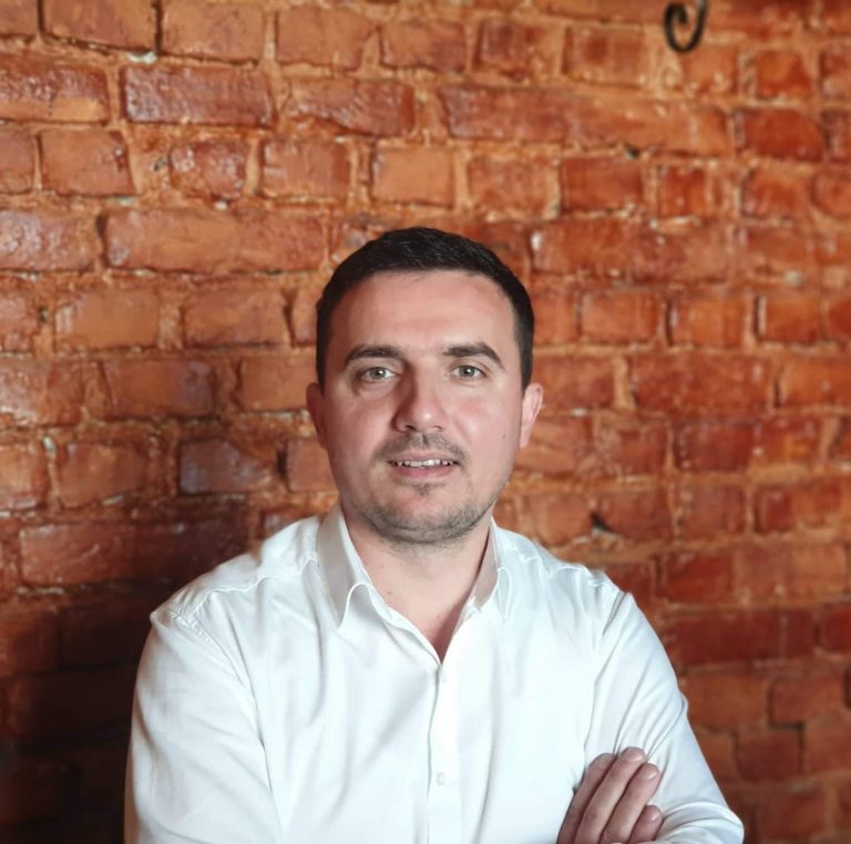 Reagon anëtari i shkarkuar i Bordit të RTK’së, Lirim Geci: Beteja vazhdon