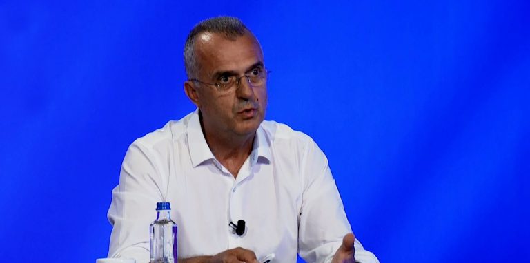 Dugolli (VV): Nëse do të përkeqësohej gjendja në Deçan, kryeministri do të kthehej nga Greqia