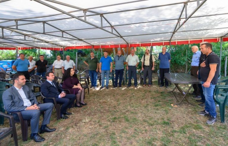 Osmani, Kurti e Konjufca ngushlluan familjet që humbën të dashurit e tyre