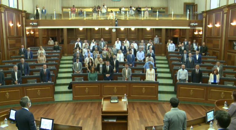 Kuvendi nis seancën me një minutë heshtje për viktimat e aksidentit në Kroaci