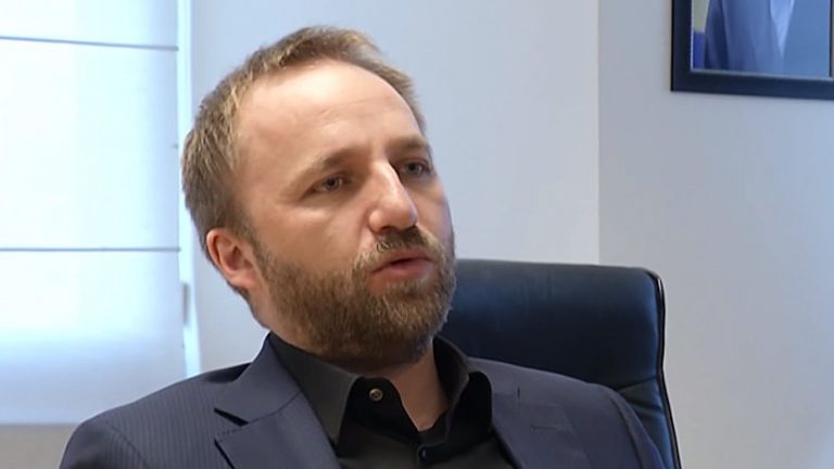 Tahiri e quan Martin Berishajn “sekser të Kurtit”