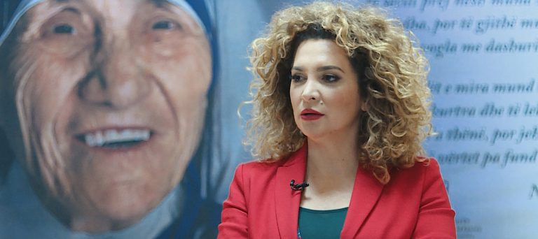 Albena Reshitaj paralajmëron largimin nga AAK