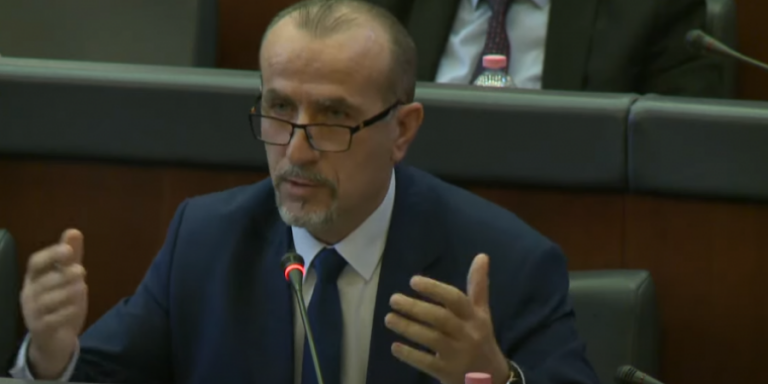 Haxhiu: MSh-ja po manipulon me numrin e të vaksinuarve