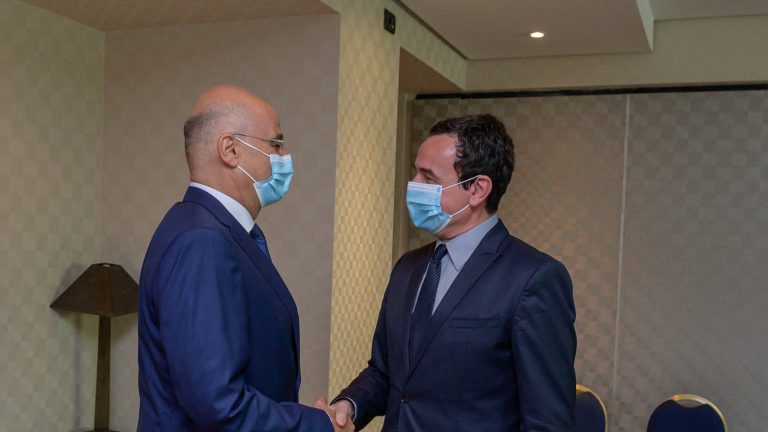 Kryediplomati grek: Me Kurtin diskutuam për dialogun Prishtinë-Beograd