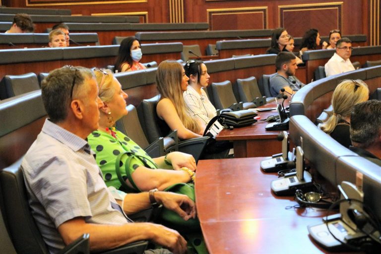 Gjatë tri ditëve rreth 400 bashkatdhetarë vizituan Kuvendin