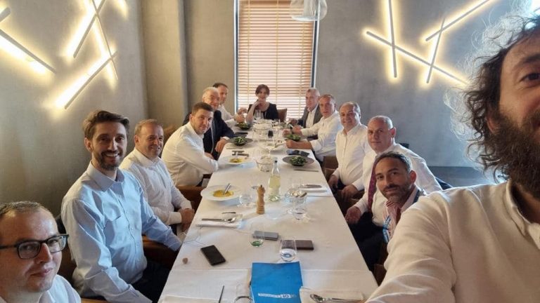 PDK në darkë pas Konventës: Shokët na mungojnë por nuk presin nga ne të ligemi