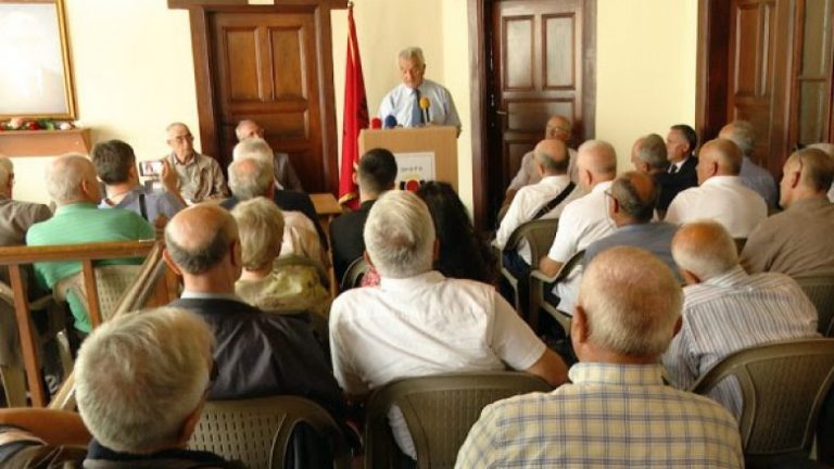 Promovohet libri i Adem Demaçit “Burgjet e mija, fati im i madh”