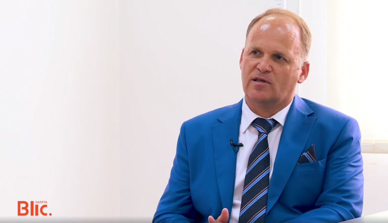 Drejtori i ShSKUK-së tregon se kur do të lirohemi nga masat kundër Covid-19