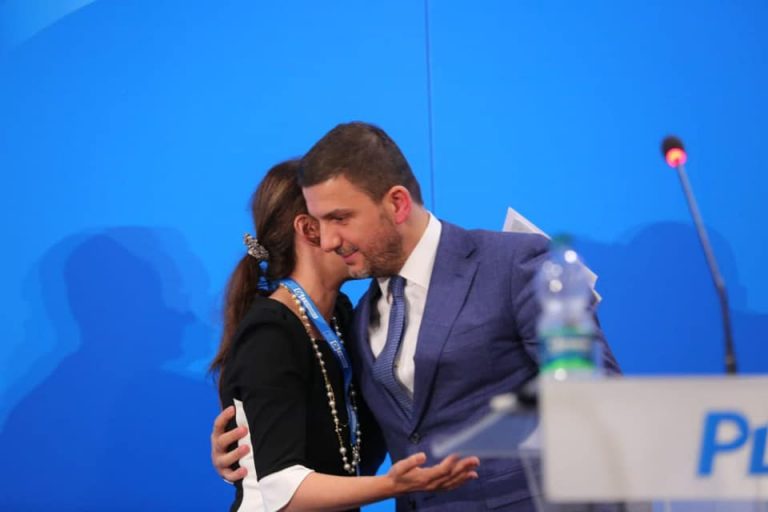 Çitaku për Krasniqin: Urime, shoku im i fëmijërisë – bashkudhëtari im politik tash e 17 vjet