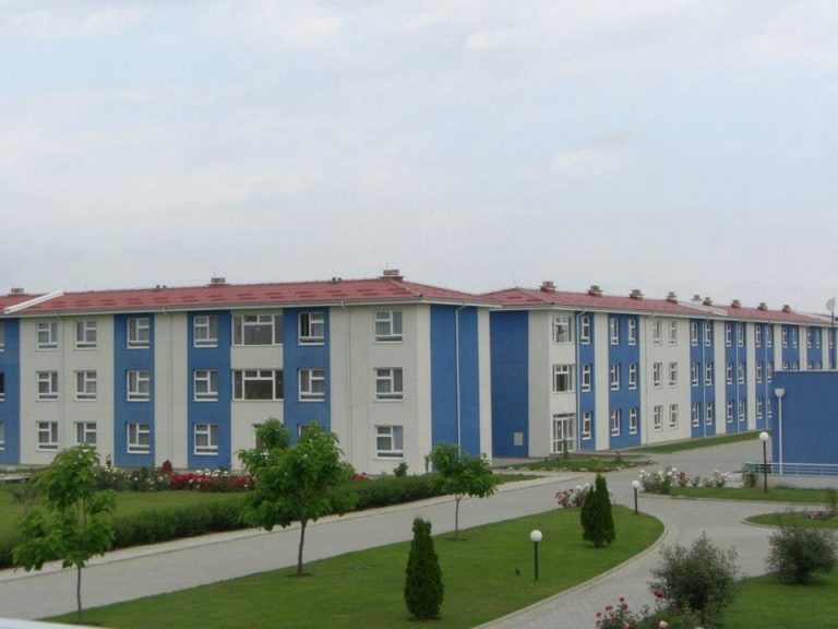 “Loyola–Gymnasium” në Prizren shpall konkurs për një mësimdhënës/ mësimdhënëse të gjuhës angleze