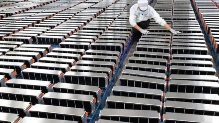 Miliona bateri të automjeteve do të “dalin në pension” në dekadën e ardhshme – çfarë do të ndodhë me to?