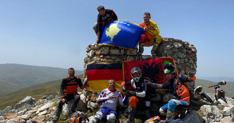 Motocrossët nga Kosova, Shqipëria, Çekia dhe Gjermania bëhen bashkë në “Shtegun e Ngjyrave”