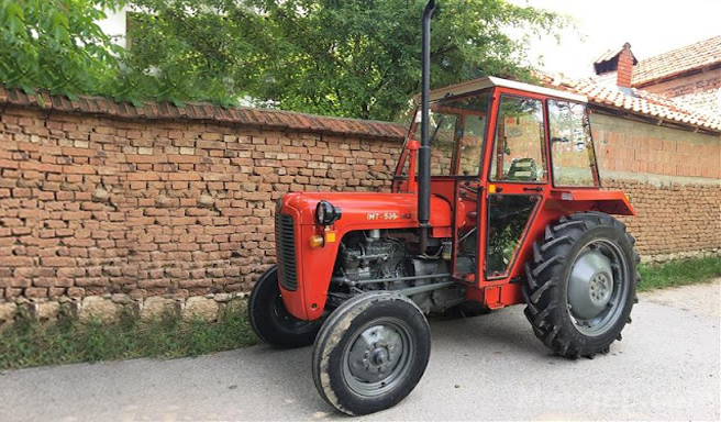 Një person shkelet nga traktori në Malishevë, dërgohet në QKUK