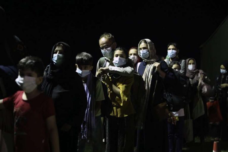 Ambasada Amerikane sqaron çështjen e strehimit të afganëve në Kosovë