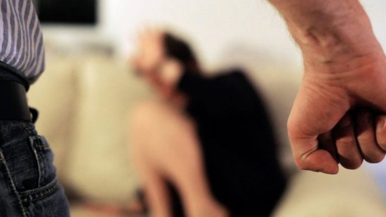 Katër raste të dhunës në familje për 24 orë në Kosovë