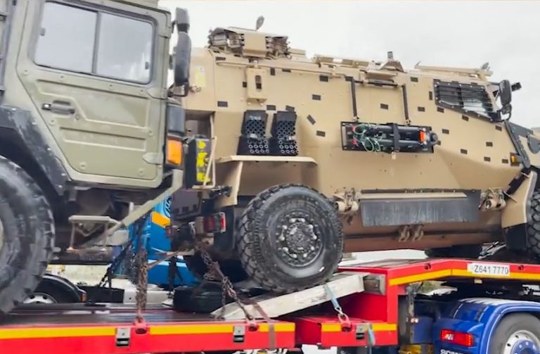 Kosova po forcohet ushtarakisht, arrijnë makinat e reja nga Amerika