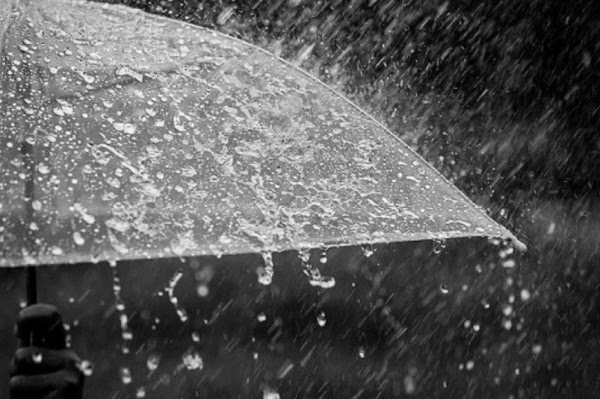 Mot i freskët, vende-vende shi dhe shkarkime rrufesh