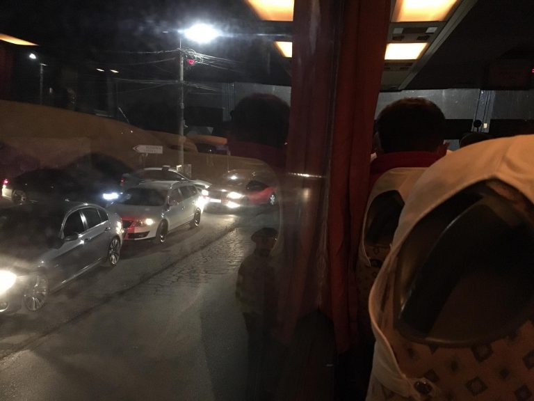 Ndalohet autobusi me 61 shtetas të huaj në Mitrovicë, arrestohet shoferi