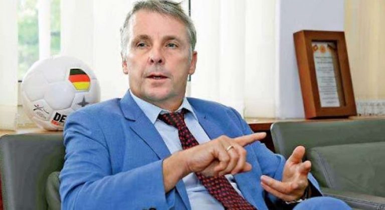 Rohde publikon kushtet e reja për kosovarët që udhëtojnë drejt Gjermanisë, hyjnë në fuqi nga nesër